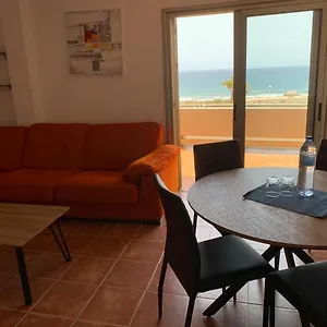 nice-terrace-in-front-of-the-sea-la-jaquita.adeje-hotels.com/